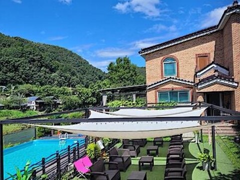 Okhwa 9 Gyeongdalcheon Pension