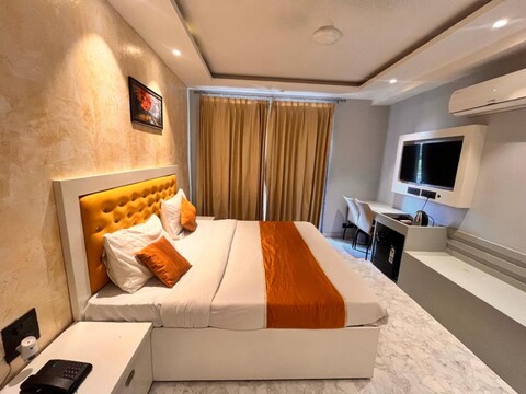 Hotel VS Residency Medanta