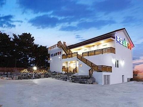 Geojedo Waves Family Fishing Pension