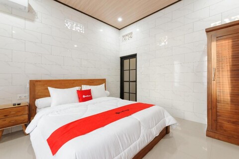 레드도어즈 앳 폰독 캄풍 하모니 우붓