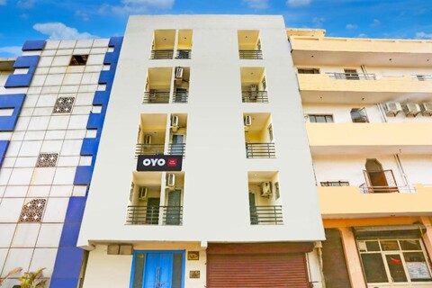 Super Hotel O Near Uttam Nagar East Metro