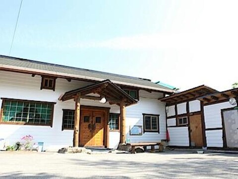 Picturesque House Pension