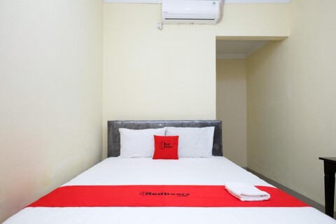 RedDoorz near Jalan Malioboro Area