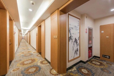 Zhiying Jiapeng Hotel (Guangzhou Shiergong Metro Station)