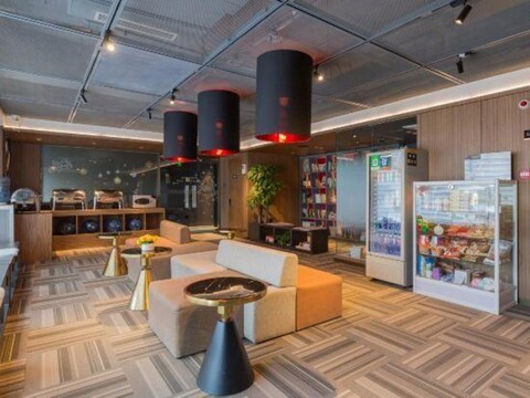 Sunflower Hotel (Beijing Sanlitun Industrial Park)