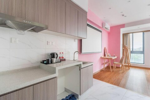 Rabbit City Homestay (Shenzhen Pinghu South China City Branch)