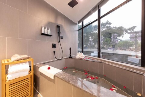 TRUE GO Hotel (Guangzhou Sun Yat-sen University Lujiang Subway Station)