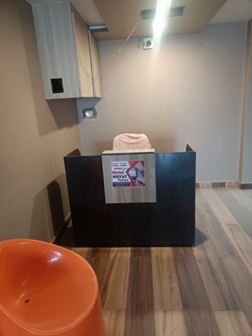 Goroomgo Shivay Palace Varanasi