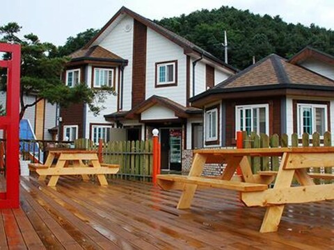 Lake Morning Pension