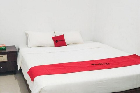 RedDoorz Syariah @ Sayang Ibu Village Nongsa Batam