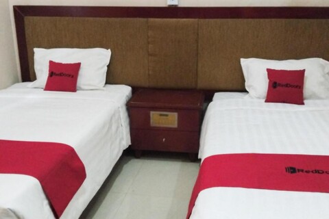 RedDoorz Syariah @ Ameria Bandara Nongsa Batam