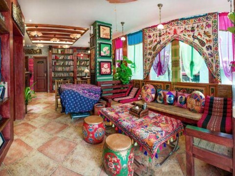 Mianbaoshu Theme Hostel