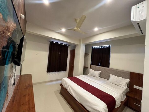 Hotel O Grand Majestic