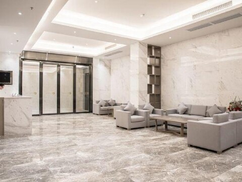 Xianglong Boutique Hotel (Guangzhou North Railway Station Huacheng Road Subway Station)