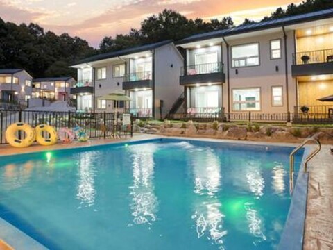 All A Pool Villa Pension