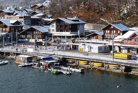 호텔 바이스스 크로이츠 브리엔츠