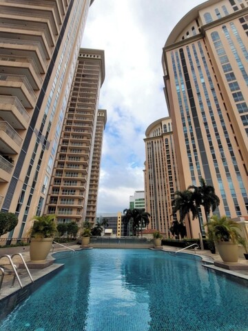 발코니가 있는 어반 스튜디오