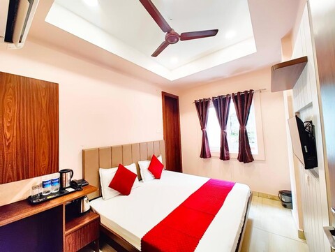 Goroomgo Vimoksha Residence Varanasi 