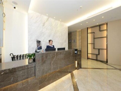 Crystal Love Theme Hotel (Shenzhen Shangmeilin Metro Station Store)