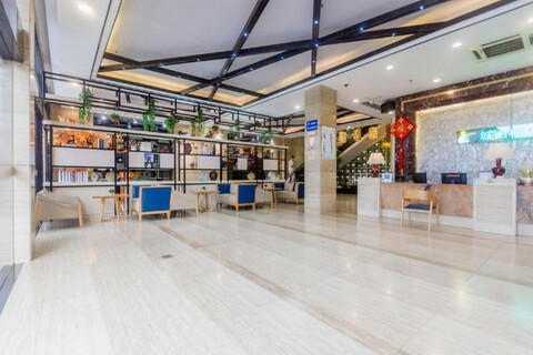 City Encounter Boutique Art Hotel