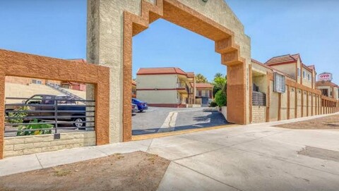 패스포트 인 위티어