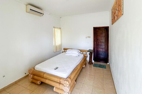 헤피 방갈로 로비나 미트라 레드도즈