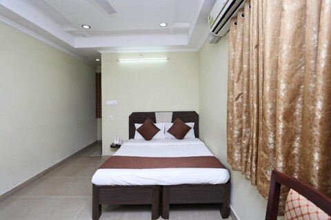 Hotel O by OYO Saraswathi Residency Near SR Nagar Metro Station