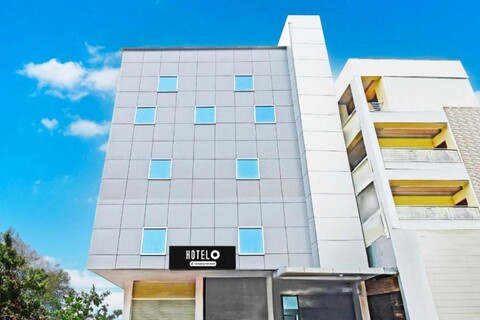 Townhouse Sanath Nagar Near Railway Station