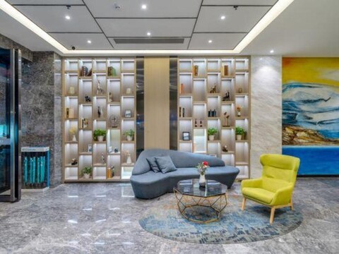 Bojin Hotel (Hubei Metro Station Branch, Luohu Port)