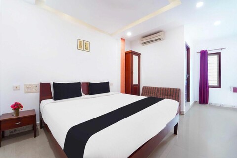 Hotel O Kaloor Metro Station