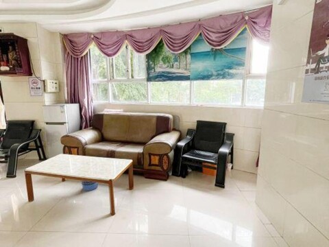 Chengdong Hotel (Shenzhen OCT Creative Culture Park Qiaocheng East Metro Station Branch)