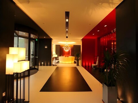 진장 인 셀렉트 우시 둥린 스퀘어 메트로 스테이션