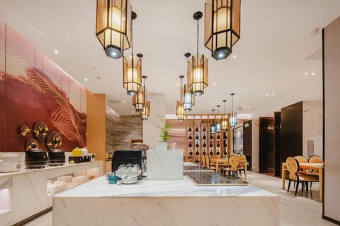 Qingmu Platinum Hotel (Xi'an Bell Tower Subway Station East Street)
