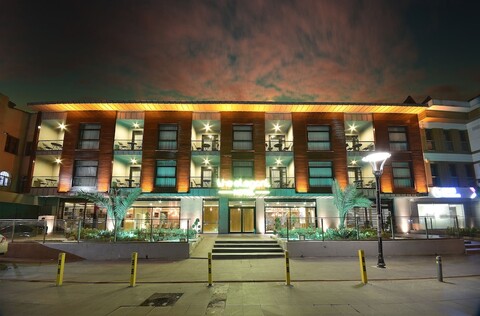 디 엘리건트 호텔