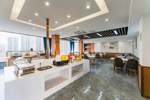 Qingmu Platinum Hotel (Nanjing Lishui Qinyin Avenue Branch)