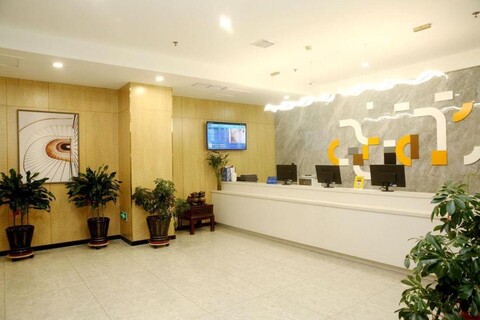 Chonpines Hotel (Dalian Xi'an Road Subway Station)