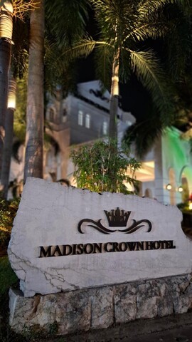 매디슨 크라운 호텔