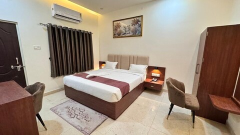 쉬리 강게쉬 인