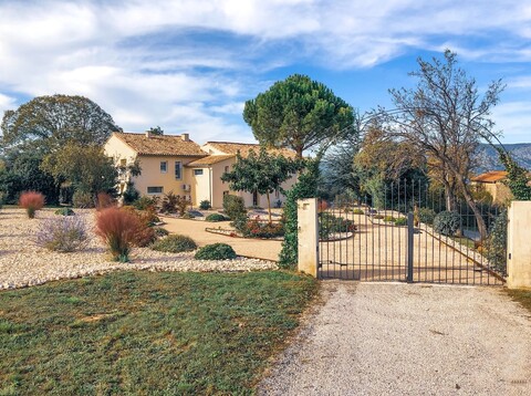 라 페름 뒤 그로 노이어