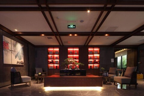 Qianna Hotel (Xi'an Bell Tower Huimin Street Subway Station)