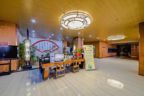 Zhubai No.1 Mansion Hotel (Qingdao May Fourth Square Hisense Bridge Subway Station)