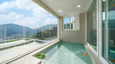 Merciel Kids Pool Villa