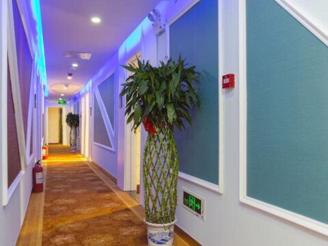 Super 8 Hotel (Beijing You'anmen Outer Street)