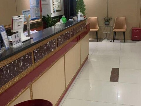 Binjia Hotel (Shanghai Chifeng Road Subway Station)