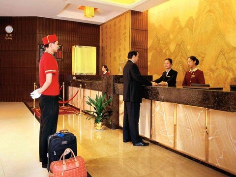 Huatian Hotel(Wuhan Xudong Metro Station)