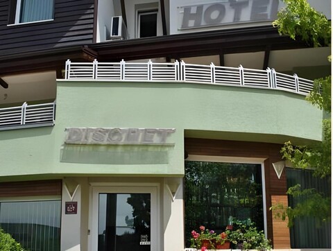 Discret Hotel & Restaurant