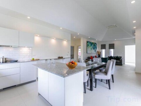 Private 3 Bedroom Pool Villa MS22