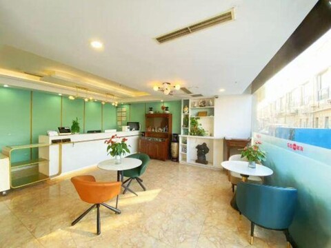 Shanghai OYO Zhixiang Hotels