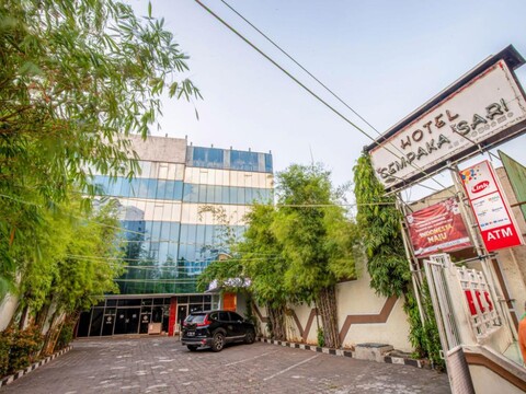 호텔 셈파카 사리