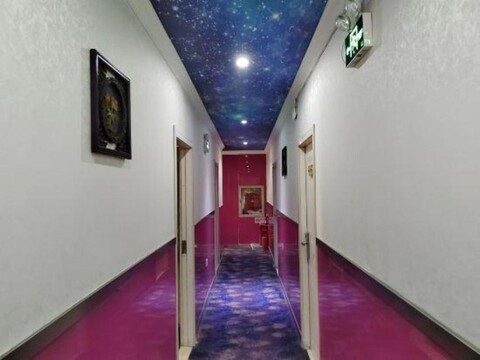Xinyi Fashion Hotel
